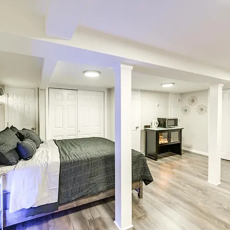 Walkable Elmont Studio 19 Mi To New York City!